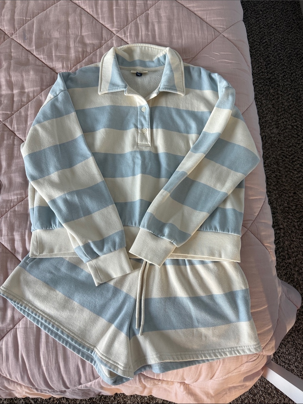 Universal Thread Light Blue and White Striped Lounge Set (L top, M shorts)
